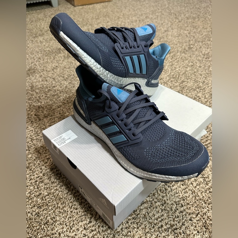 Men’s Adidas sz 10.5, Ultraboost 19.5 DNA shoes